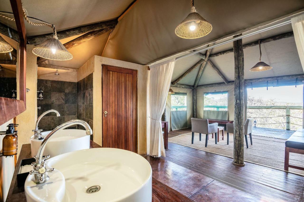 Eagle Tented Lodge & Spa โอเคาเควโย ภายนอก รูปภาพ