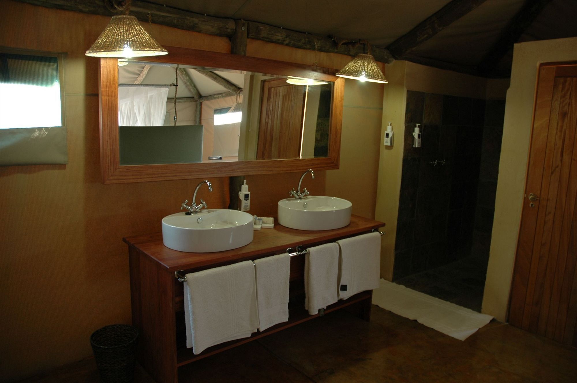 Eagle Tented Lodge & Spa โอเคาเควโย ภายนอก รูปภาพ